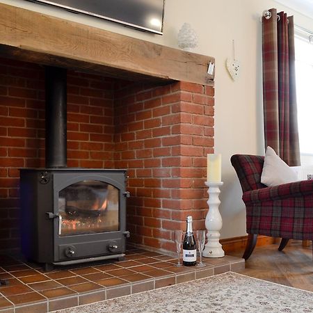 Castle View Villa Llanbadarn Fynydd Ngoại thất bức ảnh