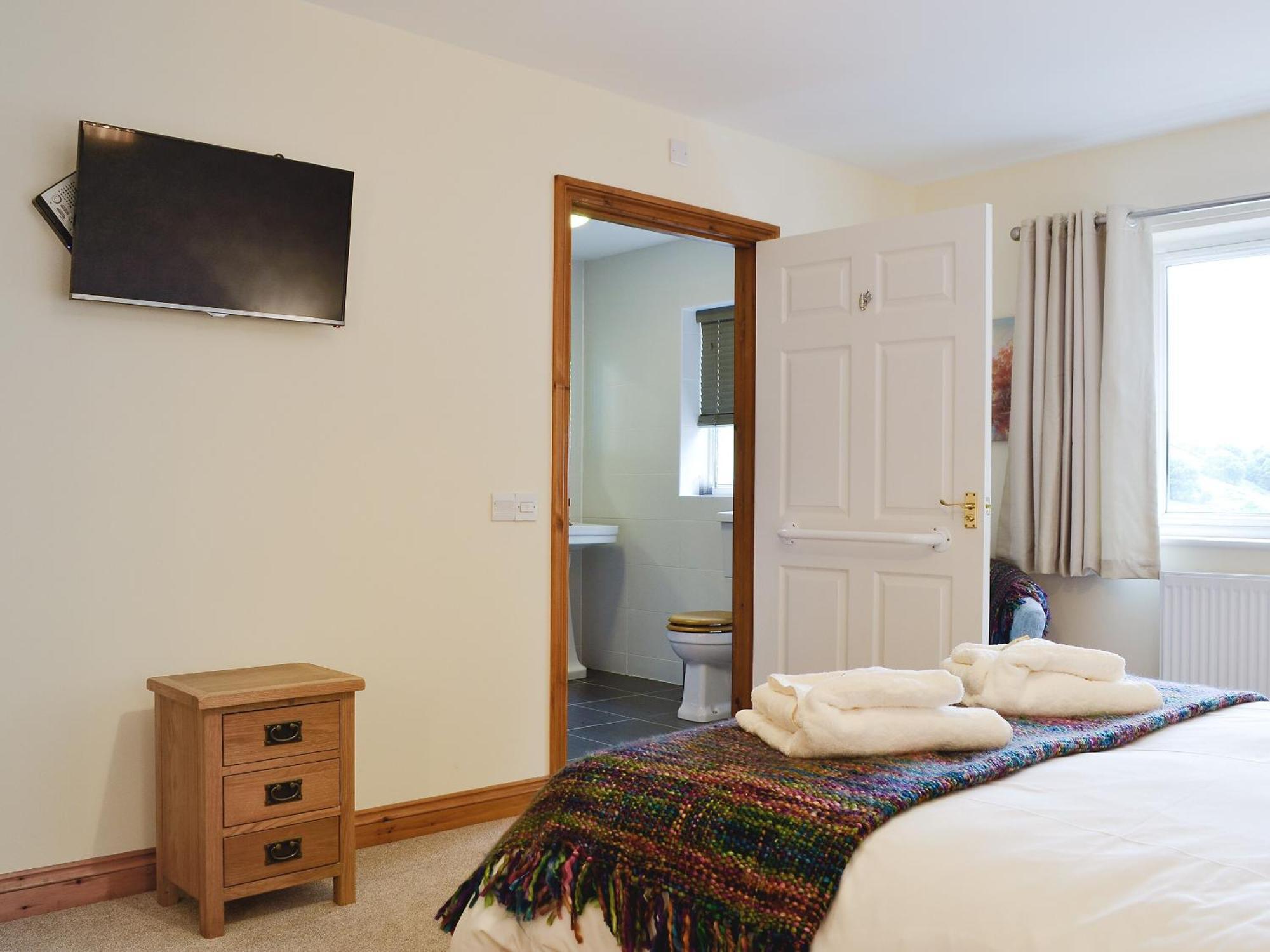 Castle View Villa Llanbadarn Fynydd Ngoại thất bức ảnh