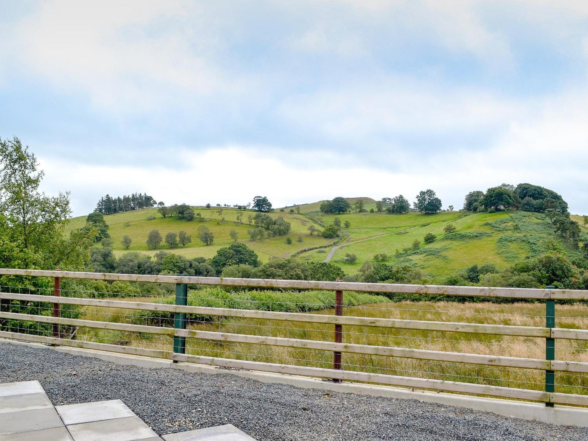 Castle View Villa Llanbadarn Fynydd Ngoại thất bức ảnh