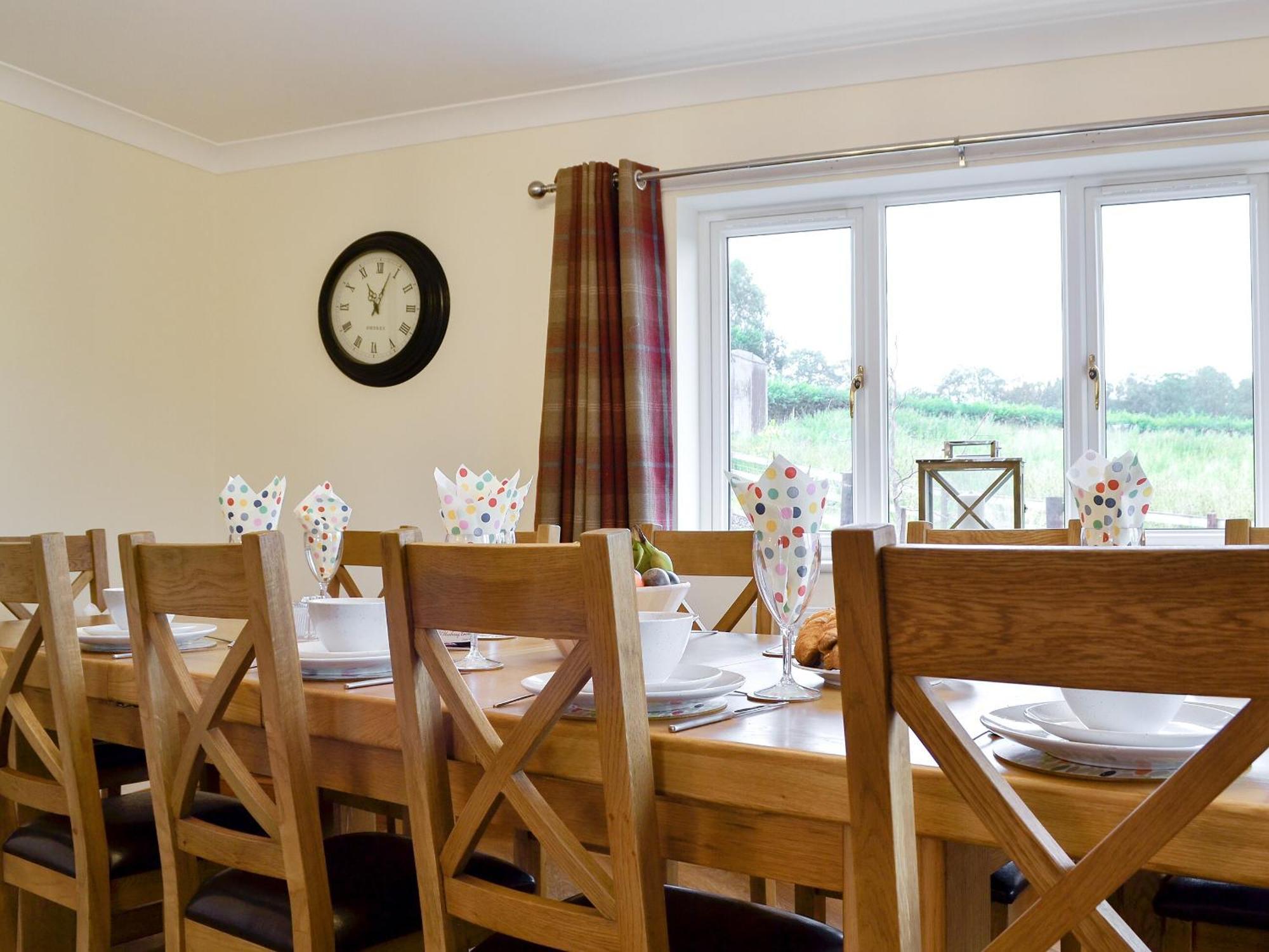 Castle View Villa Llanbadarn Fynydd Ngoại thất bức ảnh
