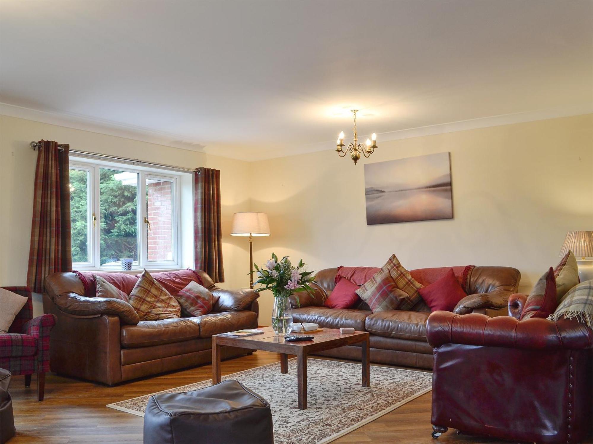 Castle View Villa Llanbadarn Fynydd Ngoại thất bức ảnh